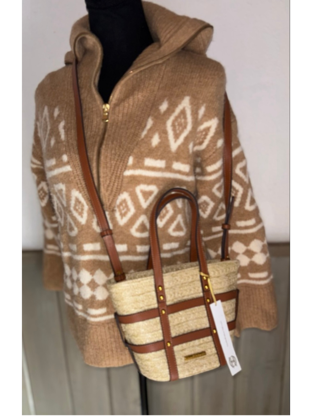 NEW House of Harlow Perfect Vacation Straw Leather Bucket Crossbody Handle Bag - Picture 7 of 7